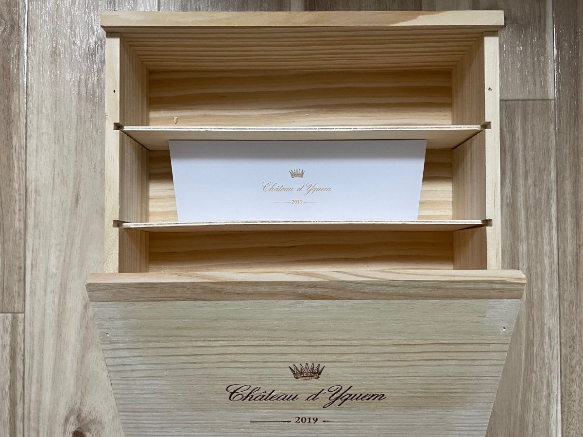 シャトー・ディケム CH.d'YQUEM 375ml 木箱 【フタ・中仕切り有】 2019年_画像2