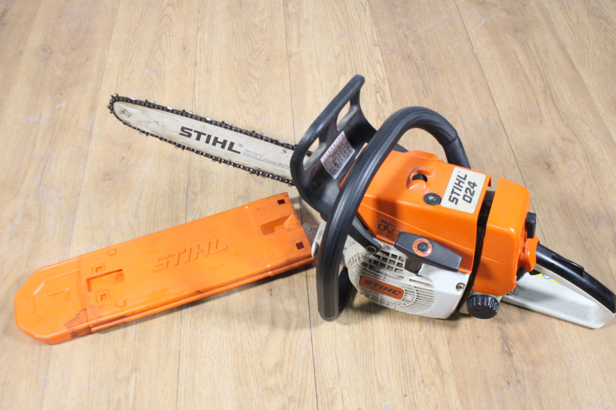 【ト静】 ★ STIHL スチール エンジン チェーンソー 024 切断機 電動工具 中古現状品 詳細画像参照 動作未確認 現状販売 GC641GCG75の画像1