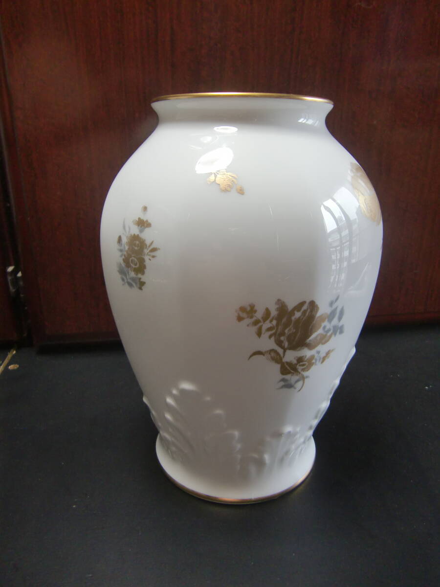 大倉陶園　　花瓶　　金彩フラワーガーデン　　２５ｃｍ　　美品　　箱なし　　YT56-60KM_画像3