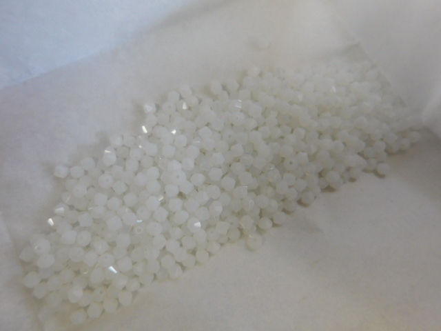 2817△未使用 チェコビーズ M.C.GLASS BEADS WHITE OPAL ホワイトオパール SUPERIOR CRYSTALの画像3