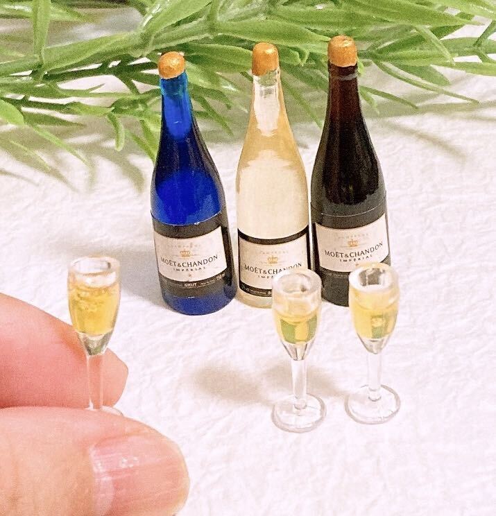No.19 酒瓶 アルコールボトルセット シャンパンボトル3本&グラス3セット ミニチュア ドールハウス デコパーツ おままごと おもちゃ 。の画像1