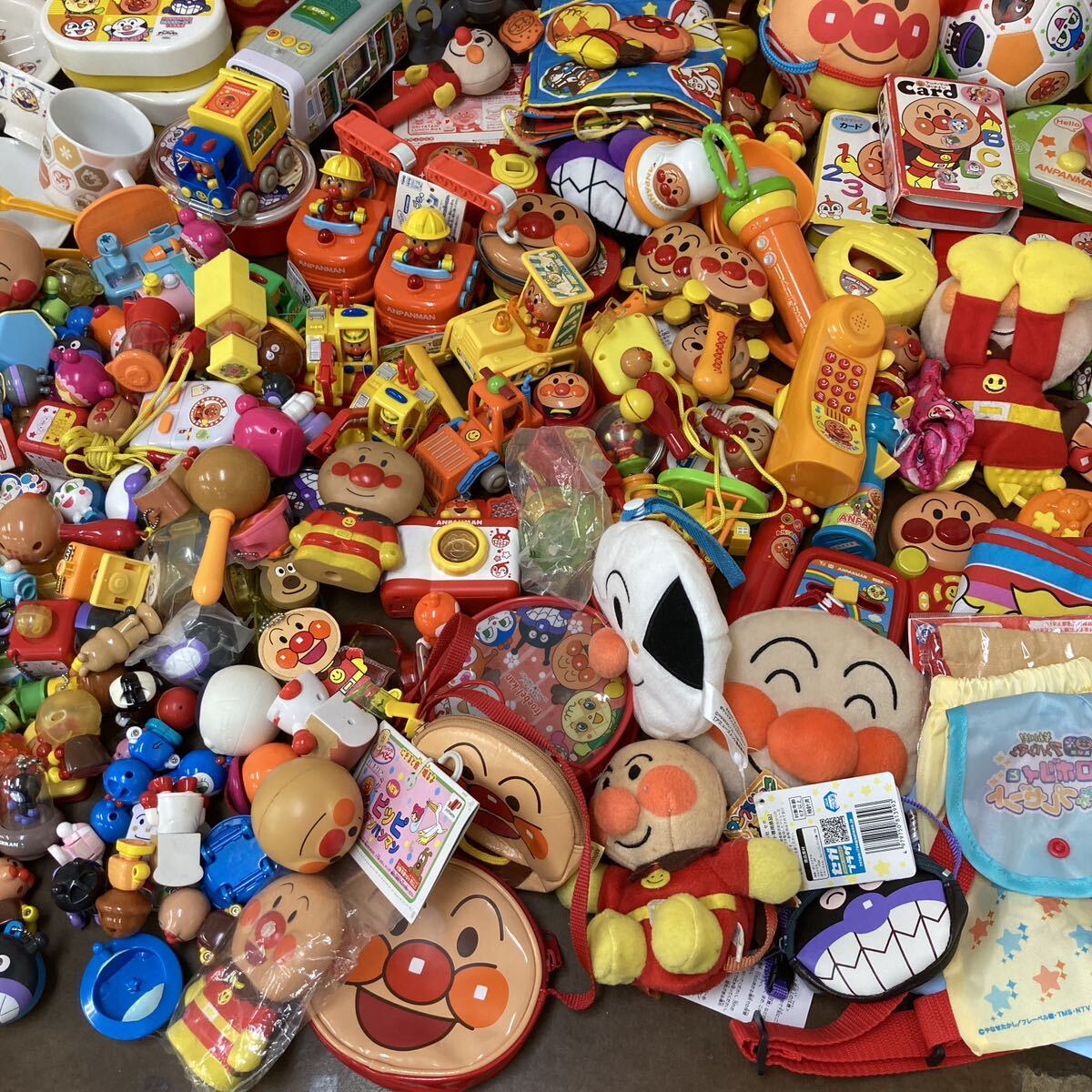 RK052)ジャンク アンパンマン グッズ 約25kg 大量セット まとめ売り おもちゃ 雑貨 食器 等 楽器 玩具 の画像6