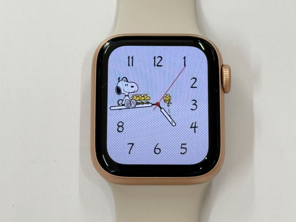 ☆即決 美品 初めての方もオススメ Apple Watch SE 40mm ゴールドアルミニウム アップルウォッチ GPSモデル 778の画像1