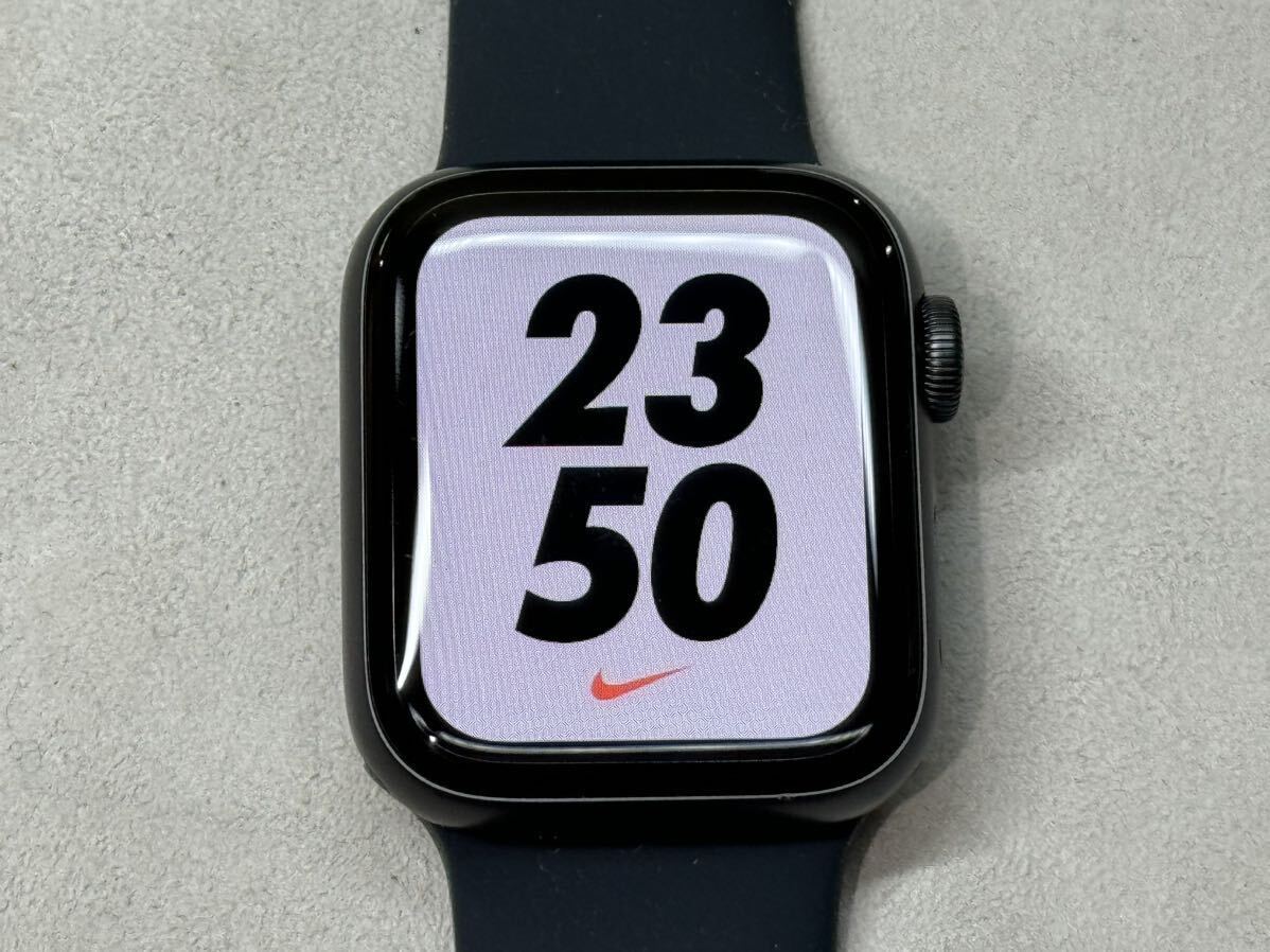 ☆即決 バッテリー99 初めての方もおすすめ Apple Watch SE Nike 40mm スペースグレイアルミニウム アップルウォッチ Cellularモデル 625_画像1