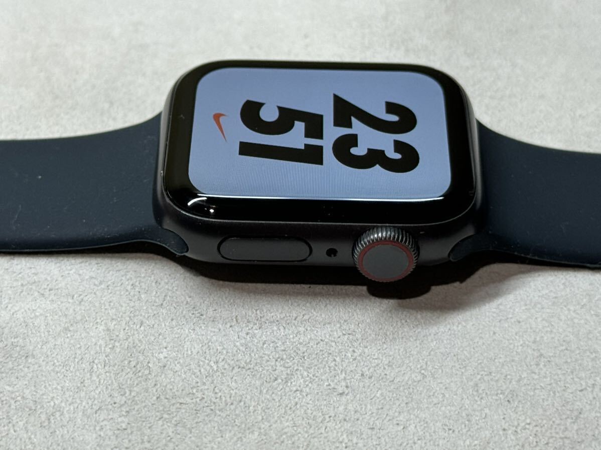 ☆即決 バッテリー99 初めての方もおすすめ Apple Watch SE Nike 40mm スペースグレイアルミニウム アップルウォッチ Cellularモデル 625_画像4