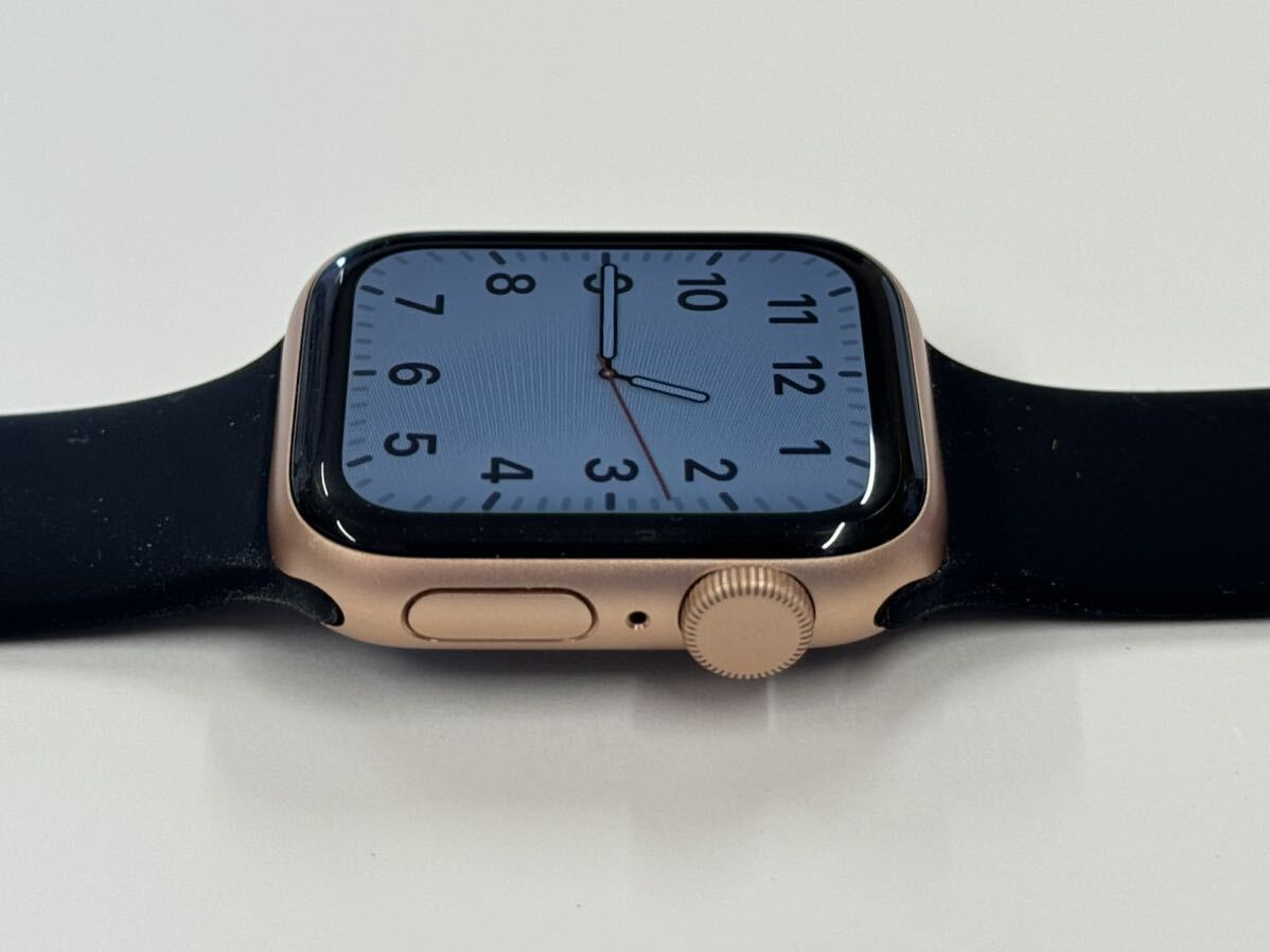 ☆即決 美品 バッテリー良好 初めての方もオススメ Apple Watch SE 40mm ゴールドアルミニウム アップルウォッチ GPSモデル 609_画像4