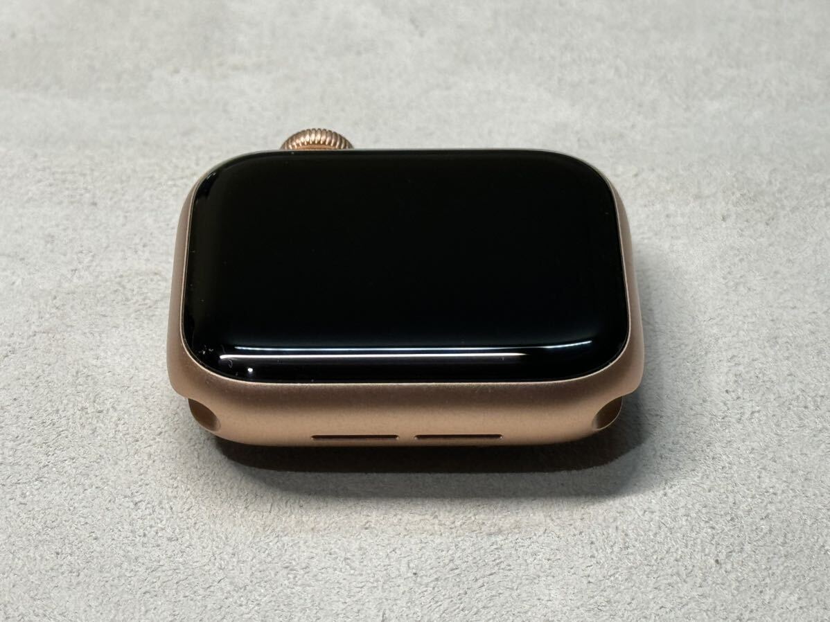 ☆即決 美品 バッテリー100％ 初めての方もオススメ Apple Watch SE 40mm ゴールドアルミニウム アップルウォッチ GPSモデル 608の画像6
