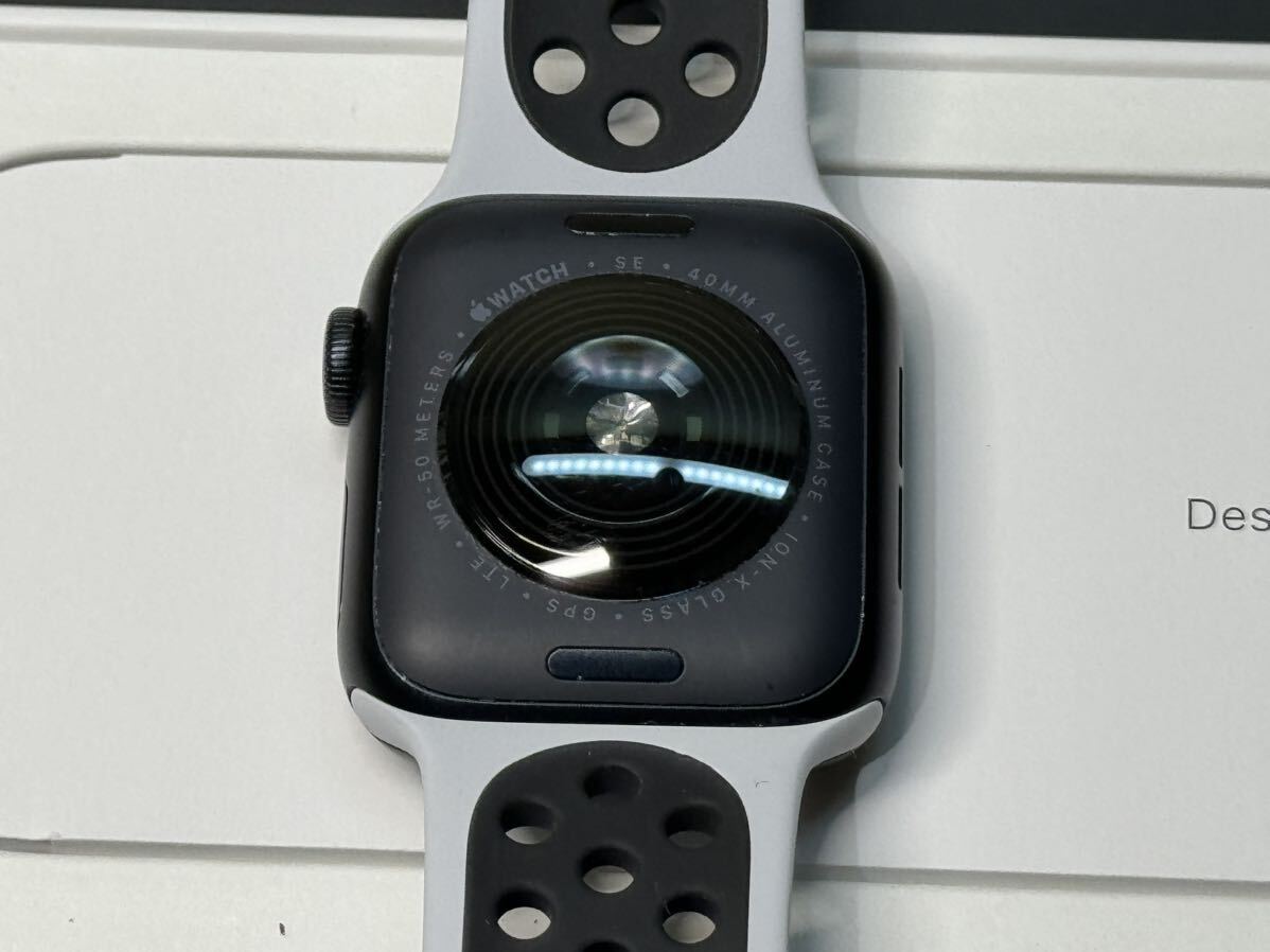 ☆即決 オススメ Apple Watch Nike SE2 40mm ミッドナイトアルミニウム アップルウォッチ GPS+Cellularモデル 第二世代 680