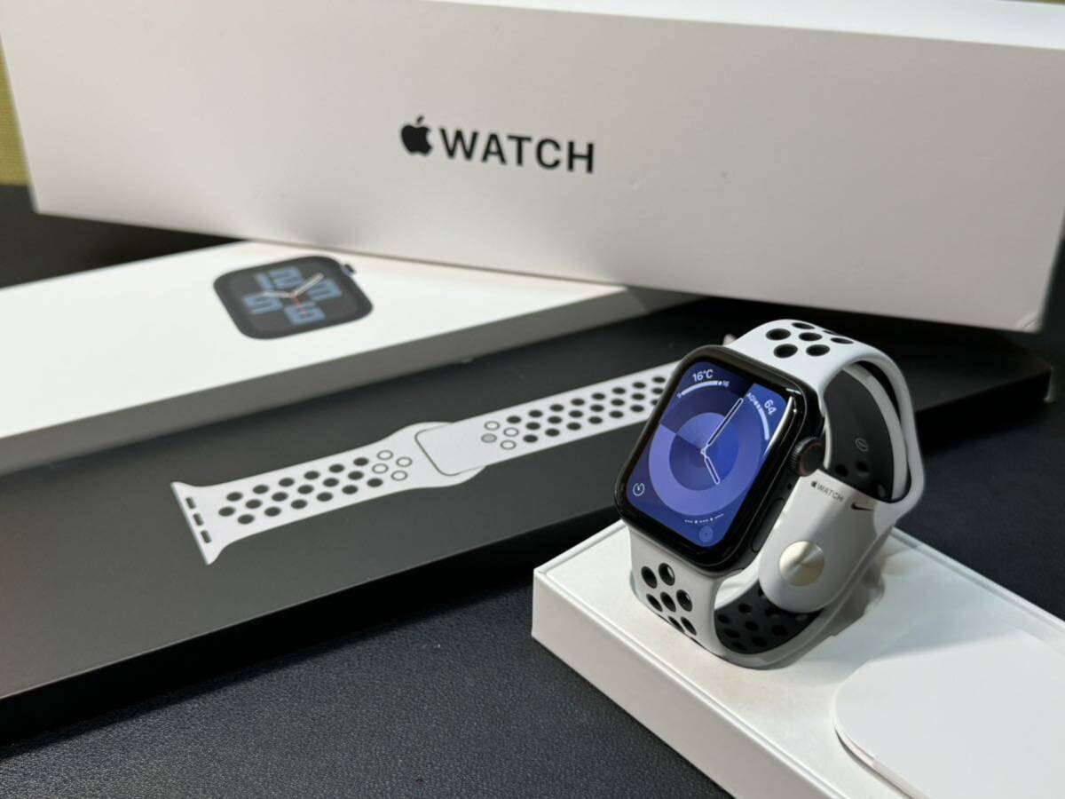 ☆即決 オススメ Apple Watch Nike SE2 40mm ミッドナイトアルミニウム アップルウォッチ GPS+Cellularモデル 第二世代 680の画像1