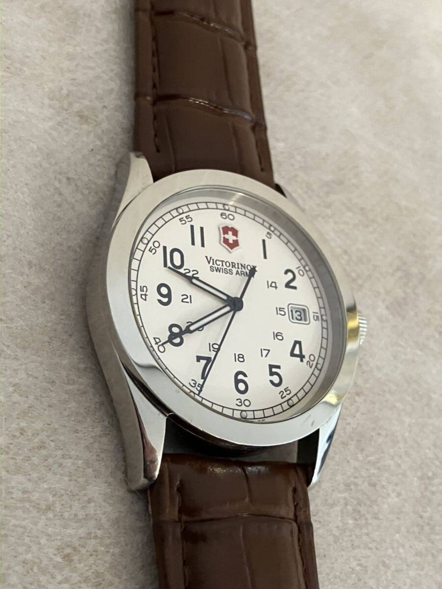 ジャンク稼働VICTORINOX ビクトリノックス メンズ クォーツ腕時計 ※革ベルト新品交換済の画像3