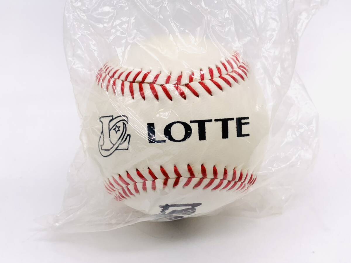 未開封品 LOTTE 野球 ボール サイン入り サイン者不明 ロッテ 硬式球 サインボールケース付きの画像2