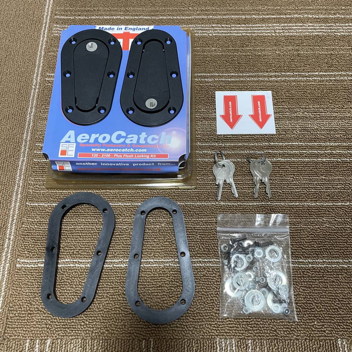 エアロキャッチ AeroCatch 鍵付き ボンピン ボンネットピン フラット ブラック SFC_画像1