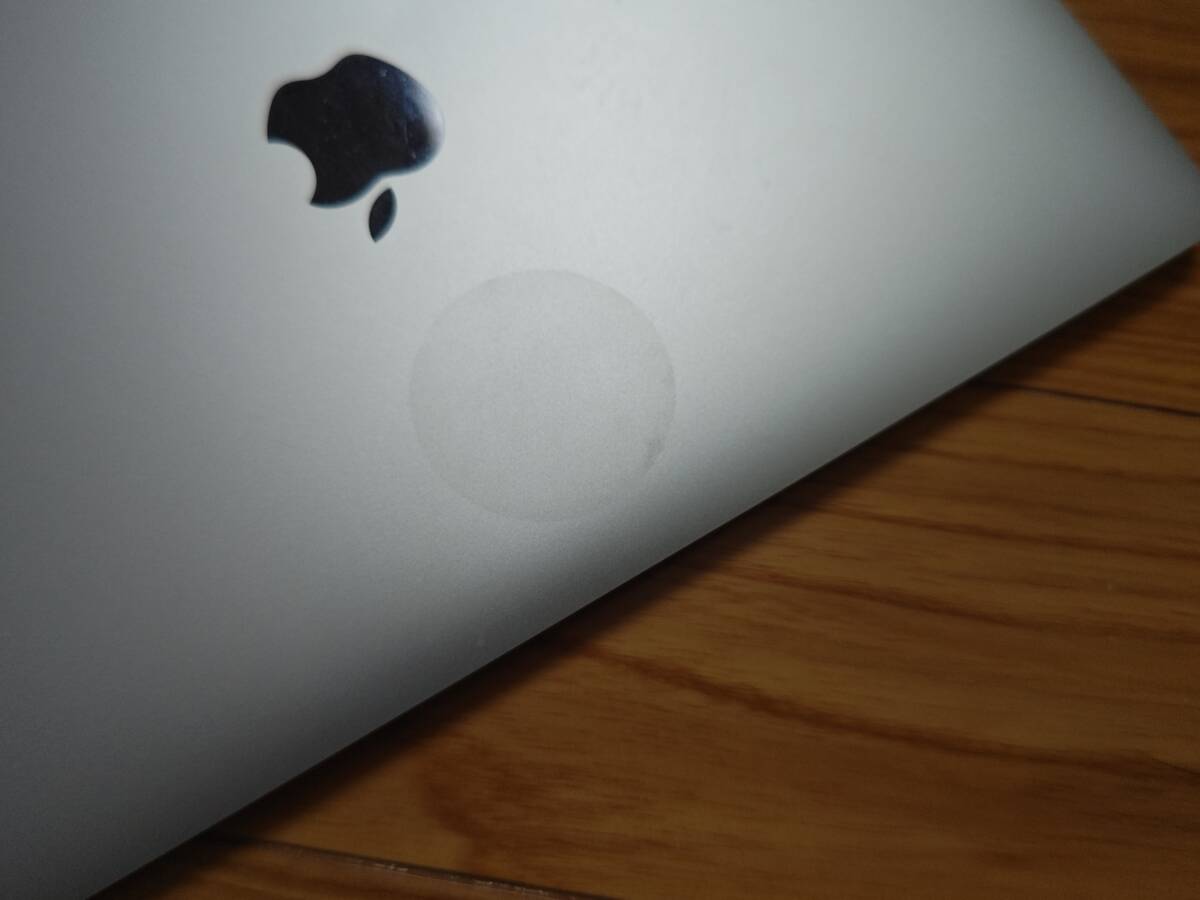 MacBook (Retina, 12-inch, 2017) память 8GB[ источник питания адаптер нет ][ наклейка следы есть ]