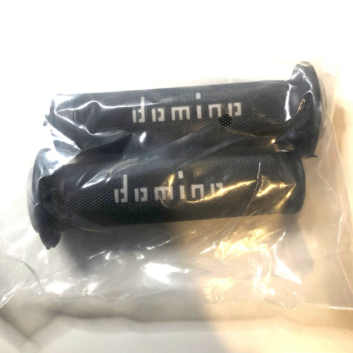 灰 新品未使用 DOMINO ドミノ グリップ 送料込 バイク ハンドル 汎用 カスタム ホンダ カワサキ ヤマハ スズキ 250 NINJA の画像2