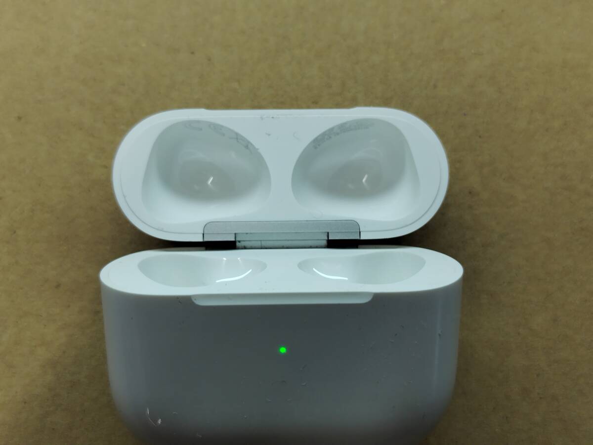 【USED】 3-② Apple 純正 Airpods アップル エアーポッズ 第3世代 充電ケースのみ A2566の画像4