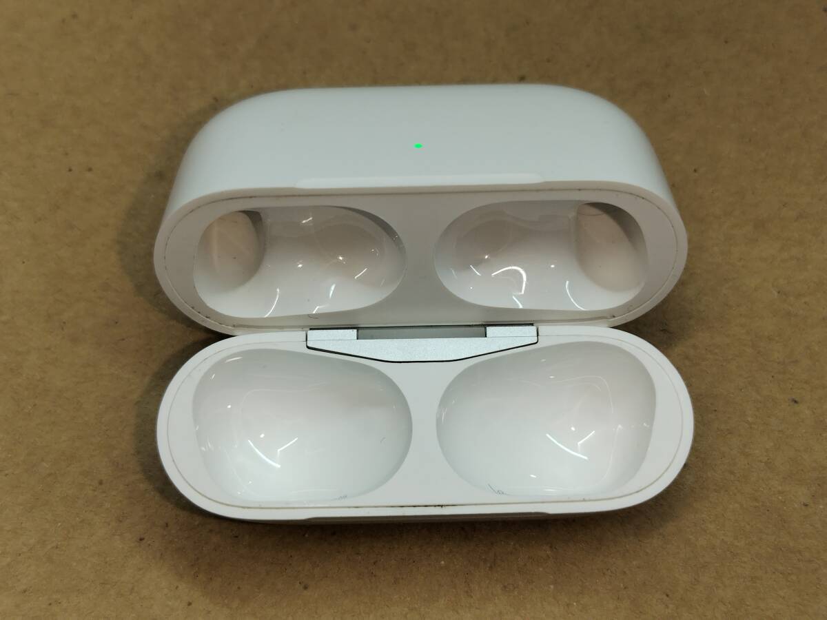 【USED】 P-② Apple Airpods Pro アップル 純正 エアーポッズ プロ 第1世代 充電ケース のみ A2190の画像3