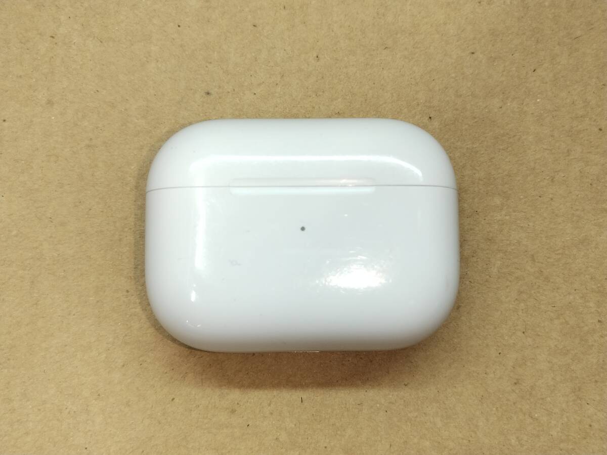 【USED】 P-② Apple Airpods Pro アップル 純正 エアーポッズ プロ 第1世代 充電ケース のみ A2190の画像1