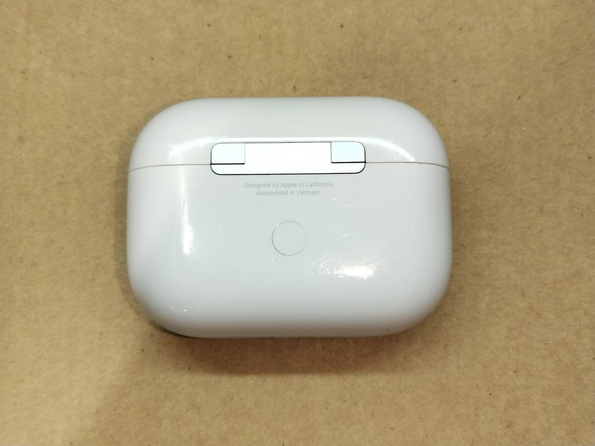 【USED】 P-② Apple Airpods Pro アップル 純正 エアーポッズ プロ 第1世代 充電ケース のみ A2190の画像2