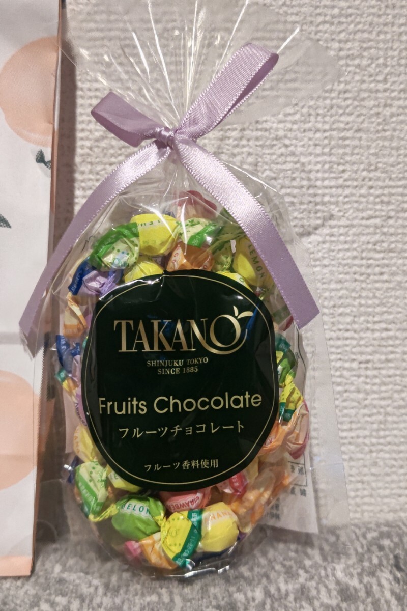 新宿高野フルーツチョコレートSPリボン 6種類のフルーツの味が楽しめるチョコです。内容量80g_画像2