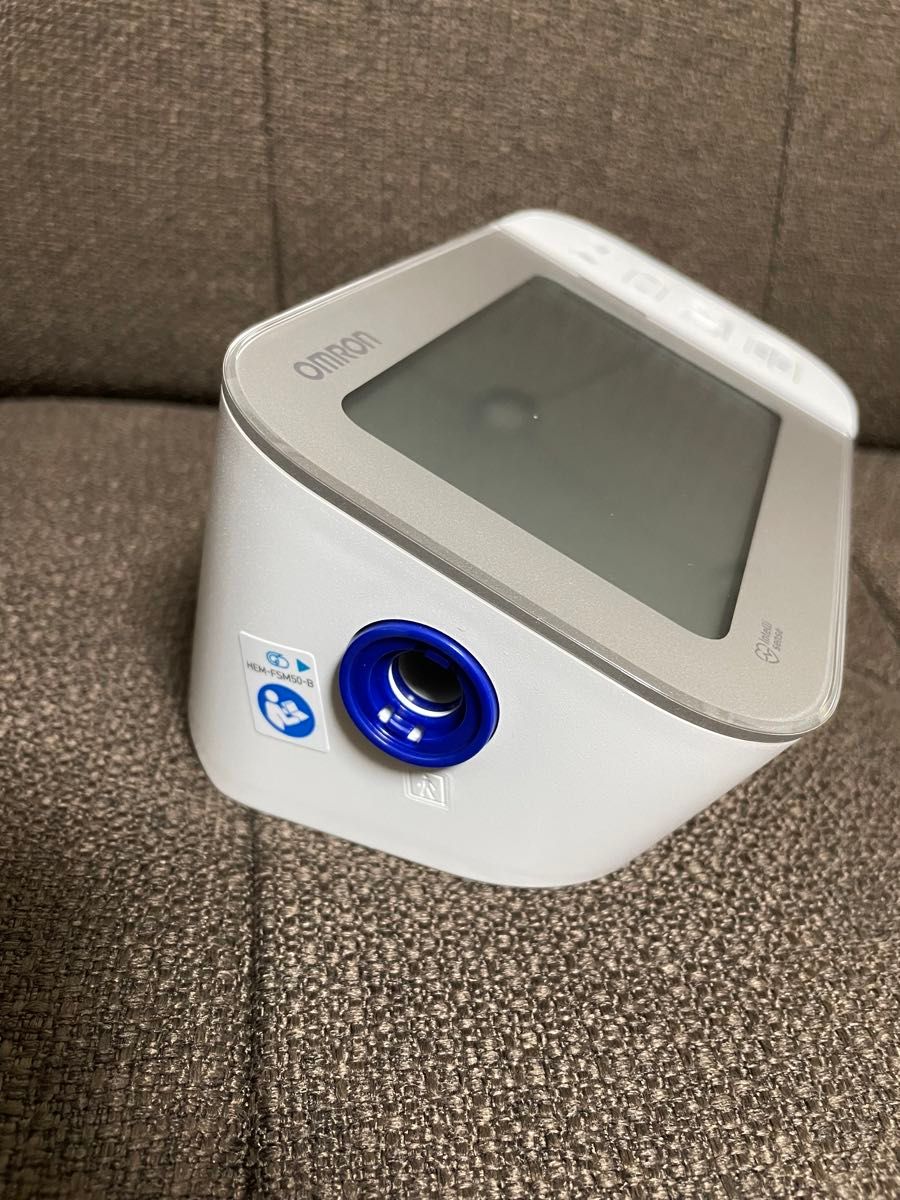 OMRON 上腕式血圧計 プレミアム19シリーズ HCR-7502T オムロン 上腕式 血圧計