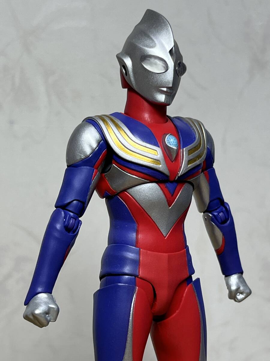 胸部塗装割れ無し)真骨彫製法S.H.Figuartsウルトラマンティガ 胸部塗装割れ無し)真骨彫製法S.H.Figuartsウルトラマンティガ