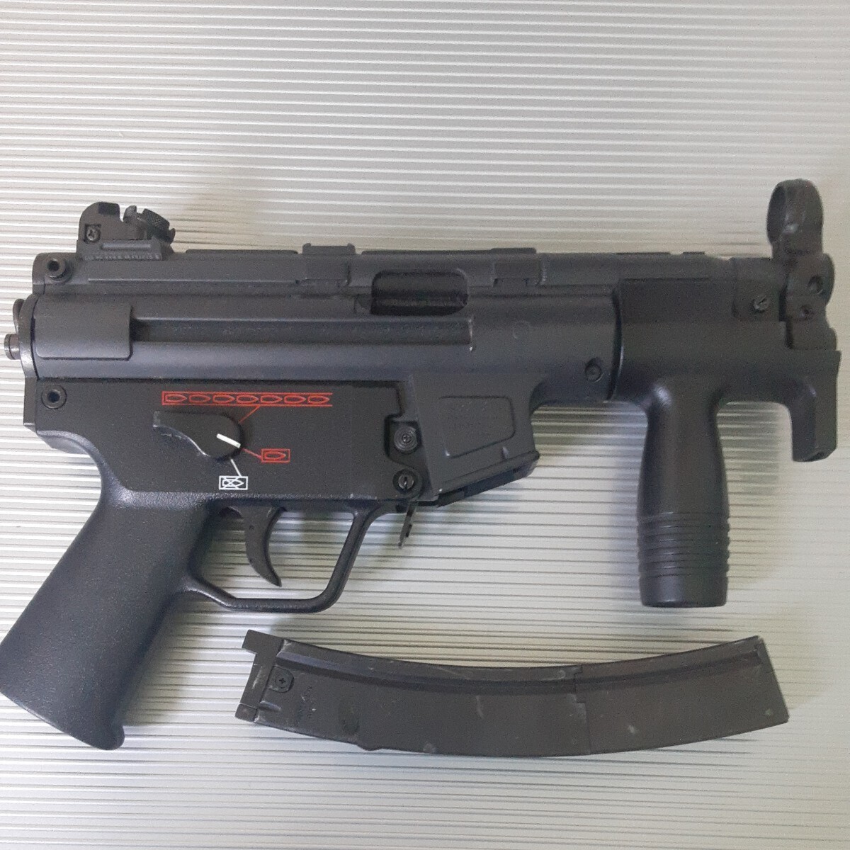 (ジャンク)マルゼン H&K MP5K GBB  マガジン上部よりガス漏れ  パーツどり カスタムベース レストアベース SMG コスプレの画像1