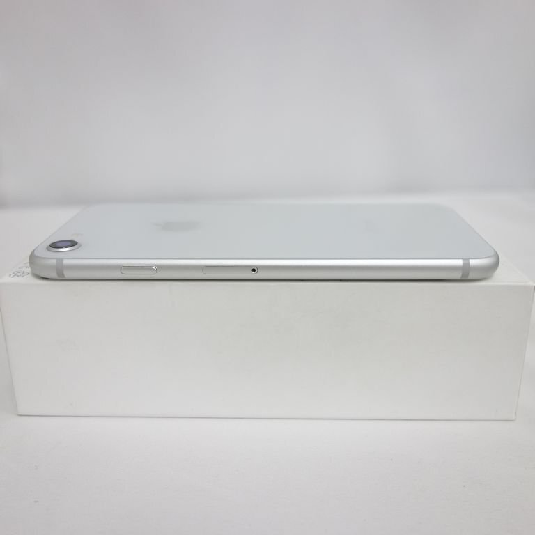 美品 *60日保証* iPhone 8 64GB シルバー SIMフリー docomo NW利用制限○ バッテリー100% インボイス対応可 【本0327-48-0423本】兼Pの画像5