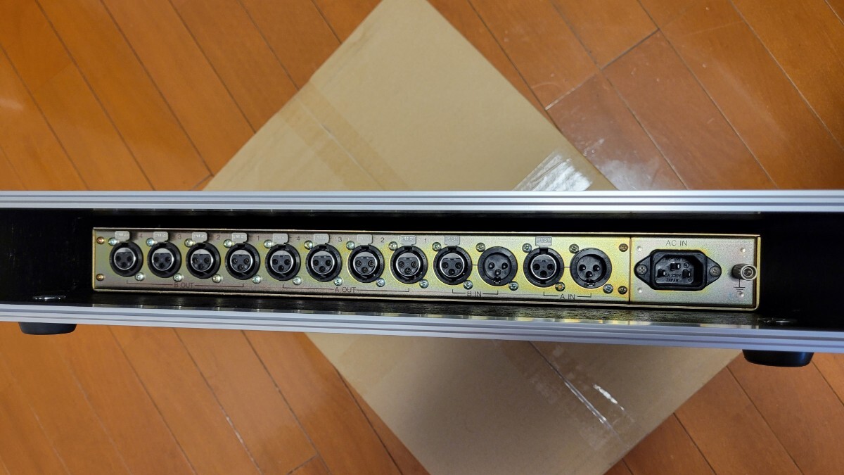 タムラ　TAMURA AUDIO DISTRIBUTION AMPLIFIER　TS-4216　放送用　オーディオディストリビューションアンプ　ハードケース付き_画像4