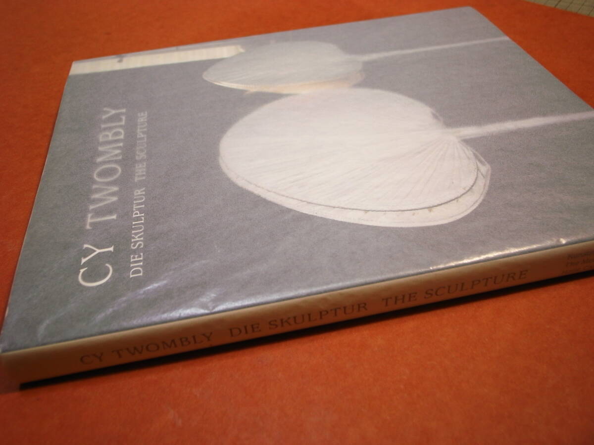  rare out of print * present-day Europe fine art * foreign book *CY TWOMBLY*THE SCULPTURE* large book@* all section map version * rhinoceros *tu on yellowtail * solid work compilation 