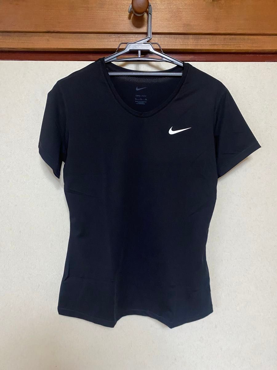 新品　NIKE women's Tシャツ　XLサイズ 半袖Tシャツ ブラック ナイキ スポーツウエア 