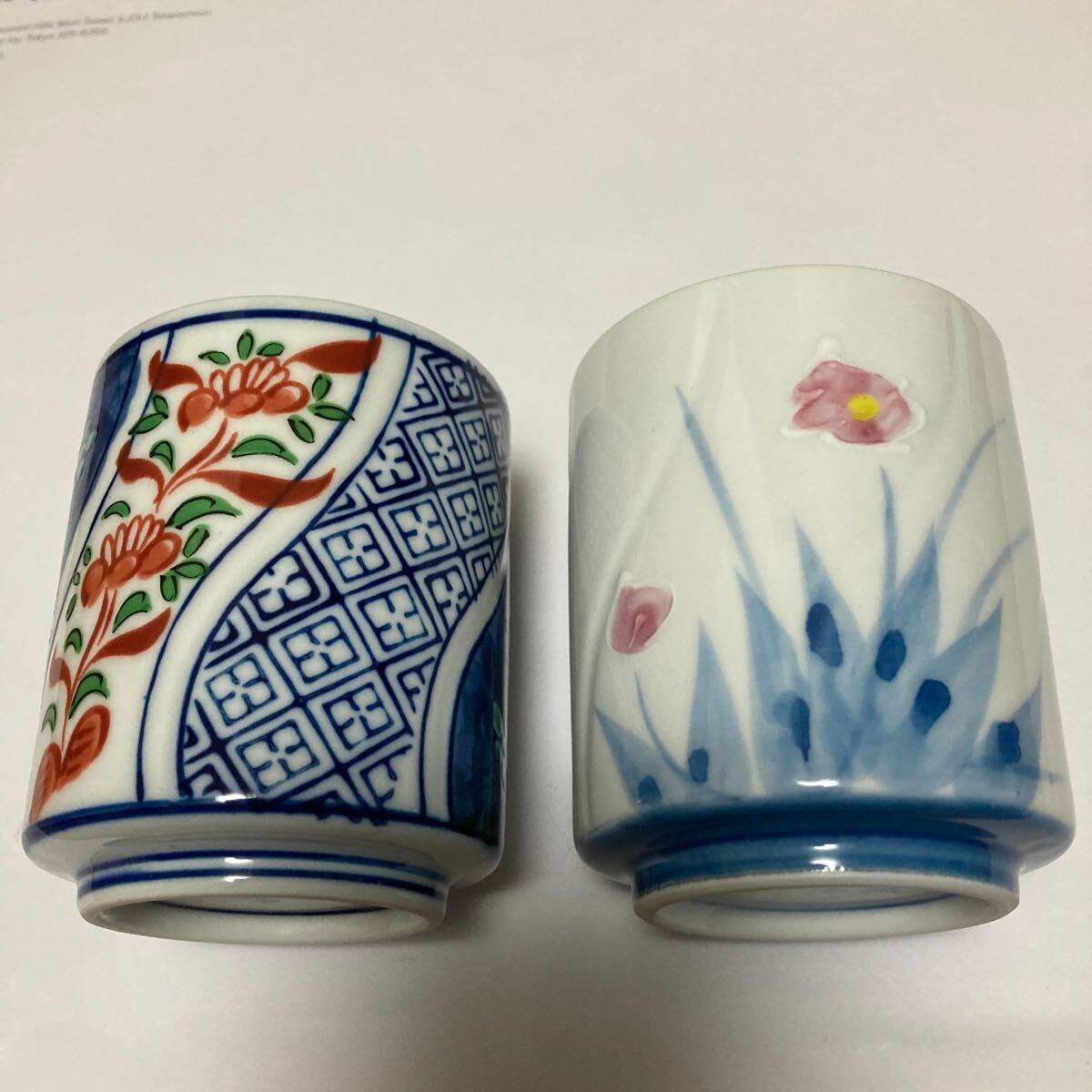 2客 有田焼 湯のみ 小花 華 / 野の花 / 唐 赤 青 湯飲み 茶器 湯呑 カップ 日本土産 華鷹_画像1