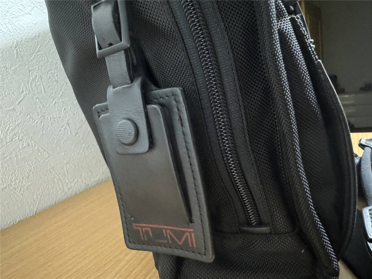 現行品●定価88000円●美品●TUMI Alpha 3 2603108D3 オーガナイザー・ポートフォリオ・ブリーフ 2way ブリーフケース 国内正規品_画像3