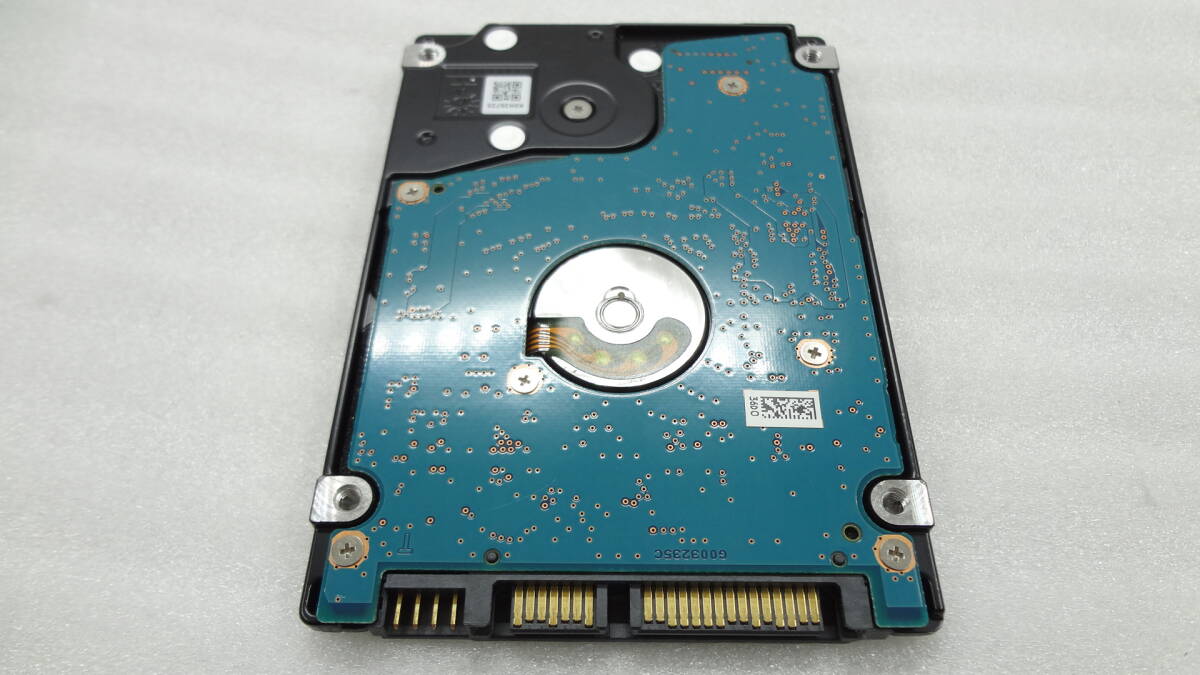 複数入荷 2.5インチHDD TOSHIBA MQ01ACF050 FW REV:AV0D2C 500GB Serial ATA600 7mm厚 中古動作品(w824)_画像2