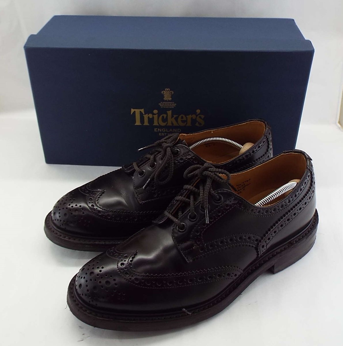 T3719〇Tricker's(トリッカーズ)S633 Bourton バートン レザーシューズ カントリー ウィングチップ 革靴 ダークブラウン サイズ8.5_画像1