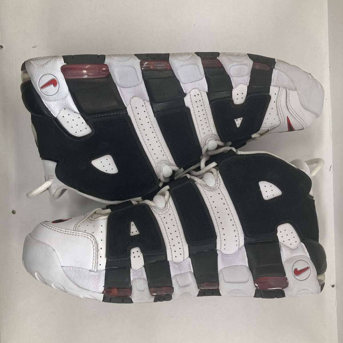 268-AR98) NIKE AIR MORE UPTEMPO BULLS IN YOUR FACE 414962-105 US9.5 27.5㎝ ナイキ エアモアアップテンポ モアテン スニーカー バスケ の画像4