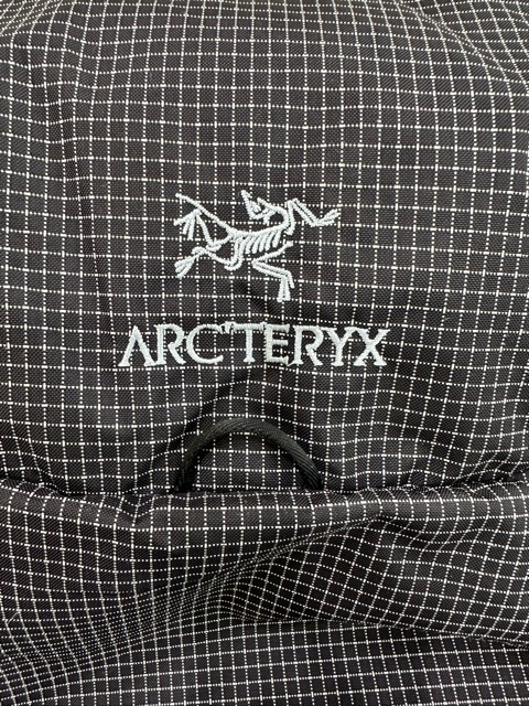 263-HK35)中古 ARC'TERYX アークテリクス Konseal 15 Backpack コンシール バックパック リュック かばん 15リットル チェック ブラック 黒の画像5