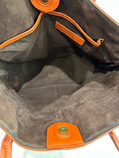 263-HK56) б/у KATHARINE HAMNETT LONDON Katharine Hamnett London большая сумка телячья кожа orange 931Y6107 портфель бизнес casual 
