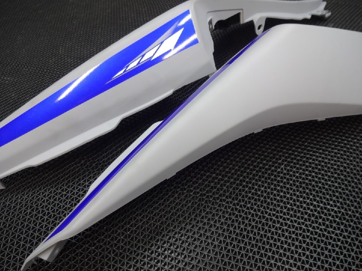 ヤマハ YZF-R25 年式不明 純正リアサイドカバー左右 1WD-F1711-00刻印（在庫処分品 YAMAHA R3    の画像5