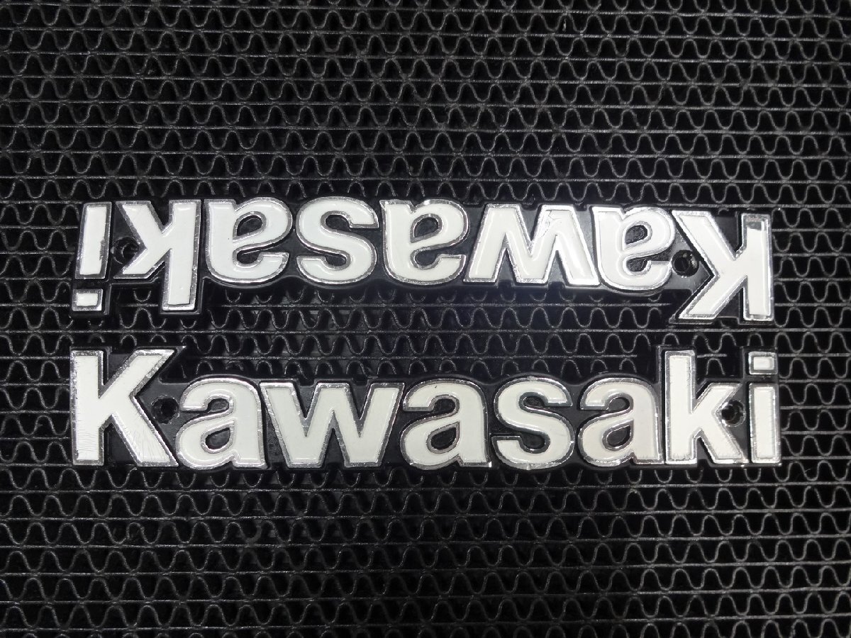 カワサキ Z400 K4 タンクエンブレム左右 ショートピッチ（旧車絶版 6速 ツイン Z400カスタム Z400B Z400LTD FX Z1 Z2 Z750RSの画像1