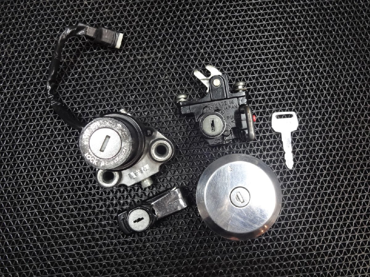  Kawasaki Z400 K4 real movement key set ( old car out of print 6 speed twin Z400 custom Z400B Z400LTD Z400T FX