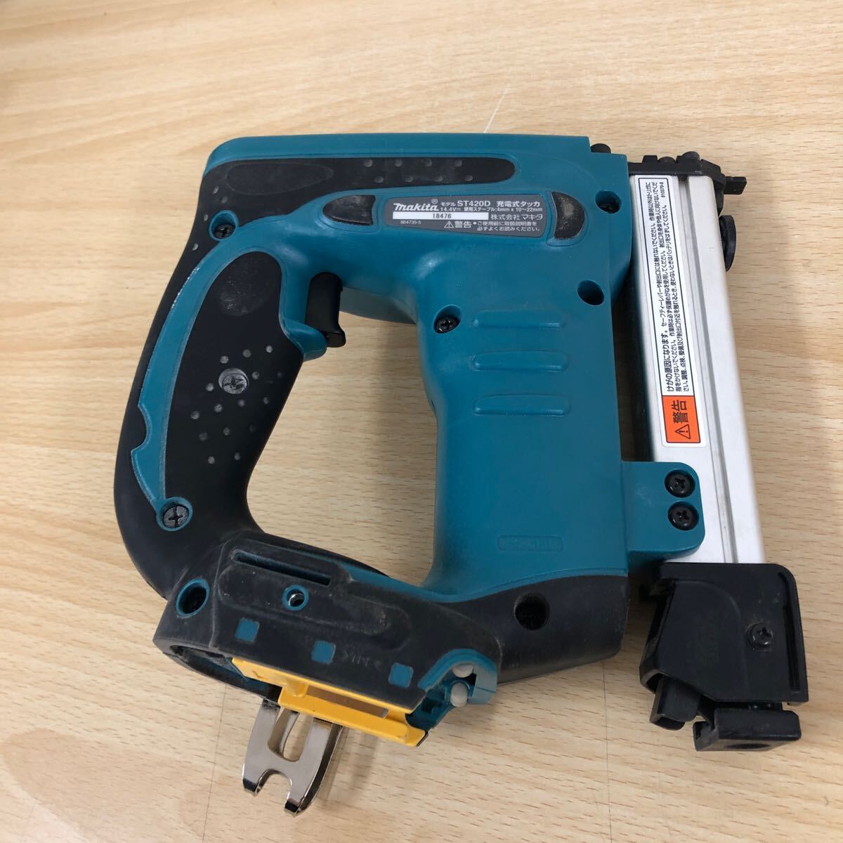 中古品 マキタ makita 充電式タッカ 14.4V ST420D バッテリー無し ケース 本体・電動工具の画像3