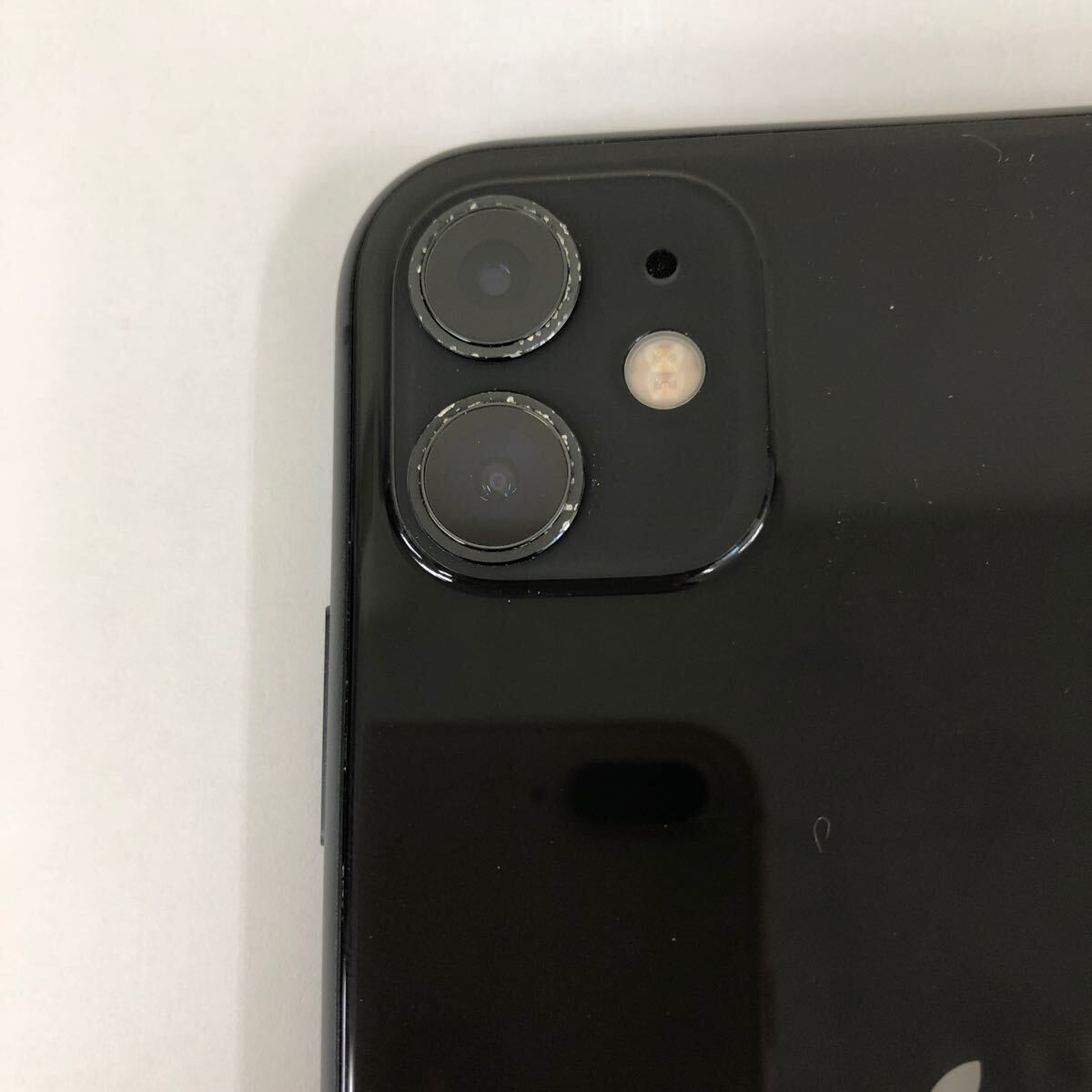 中古品 スマートフォン Apple iPhone 11 ブラック 256GB SIMロック解除済み MWM72J/A ドコモ 判定:◯ 本体のみ スマホ・携帯電話の画像4