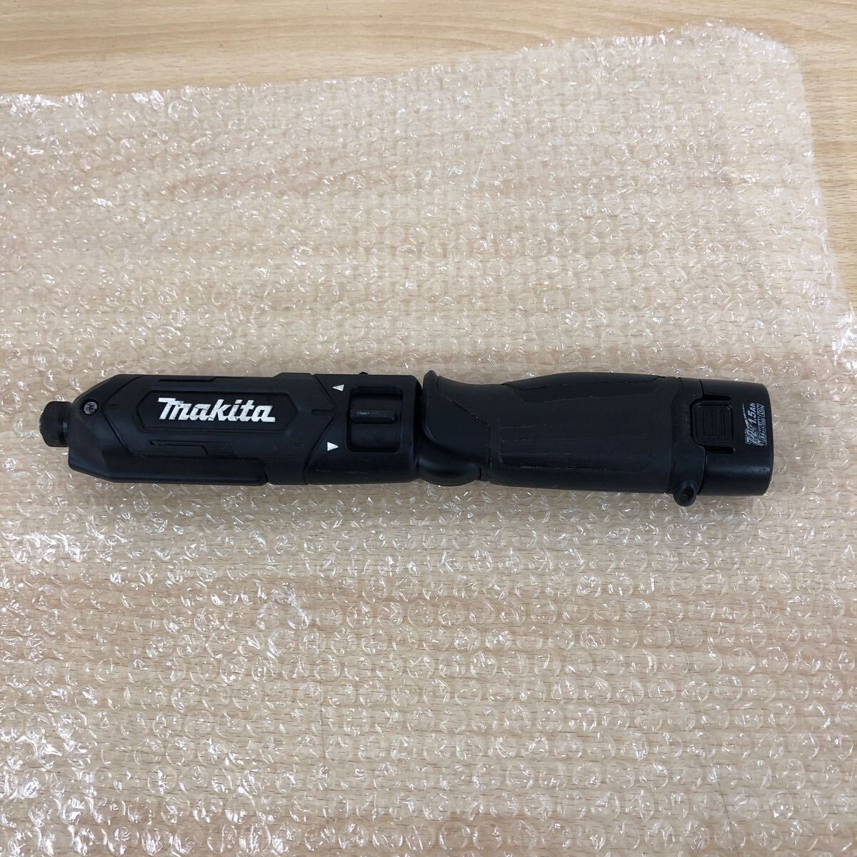 中古品 マキタ makita 充電式ペンインパクトドライバ 7.2V TD022D 黒 バッテリ付き ボディ ペンインパクトドライバ・電動工具の画像1