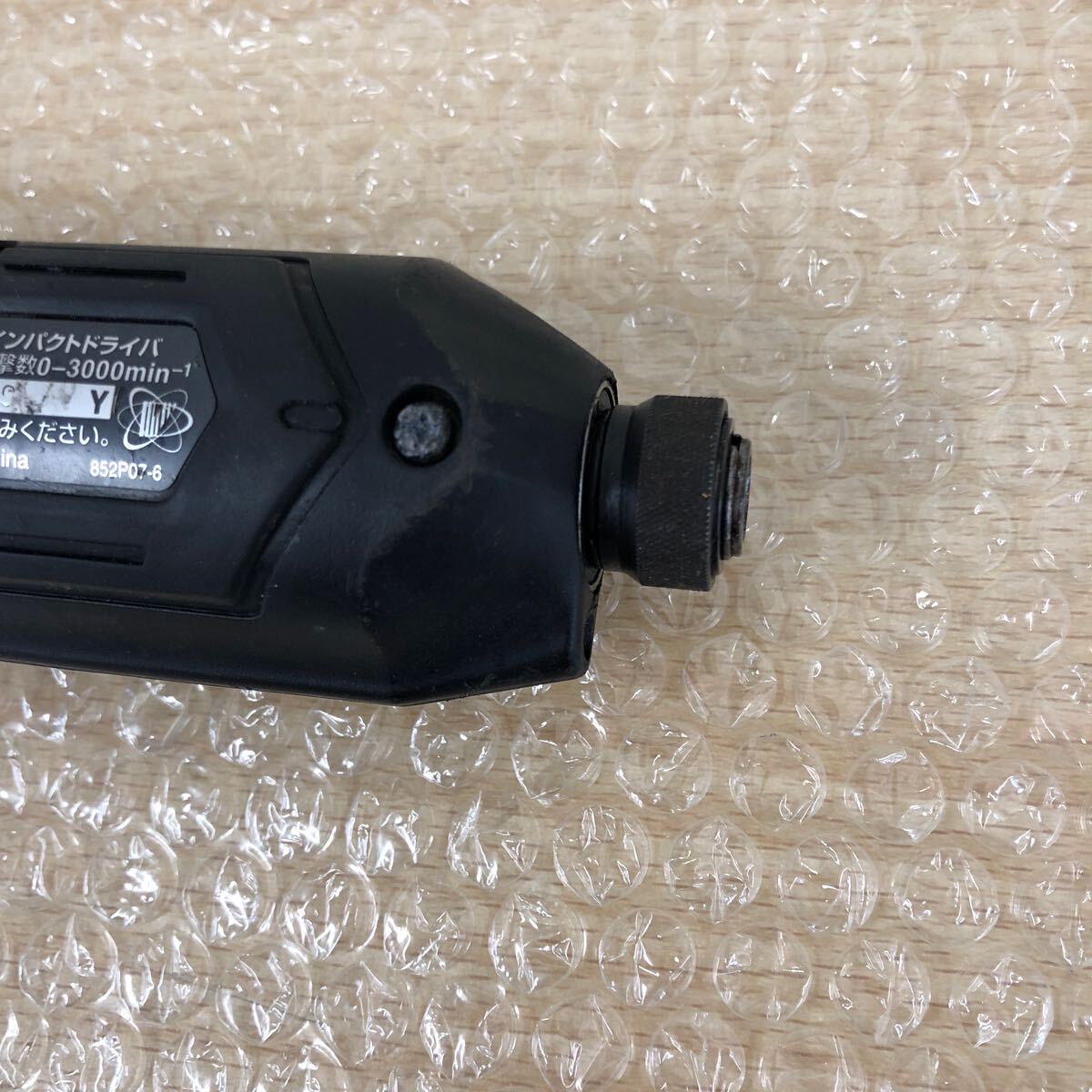 中古品 マキタ makita 充電式ペンインパクトドライバ 7.2V TD022D 黒 バッテリ付き ボディ ペンインパクトドライバ・電動工具の画像4