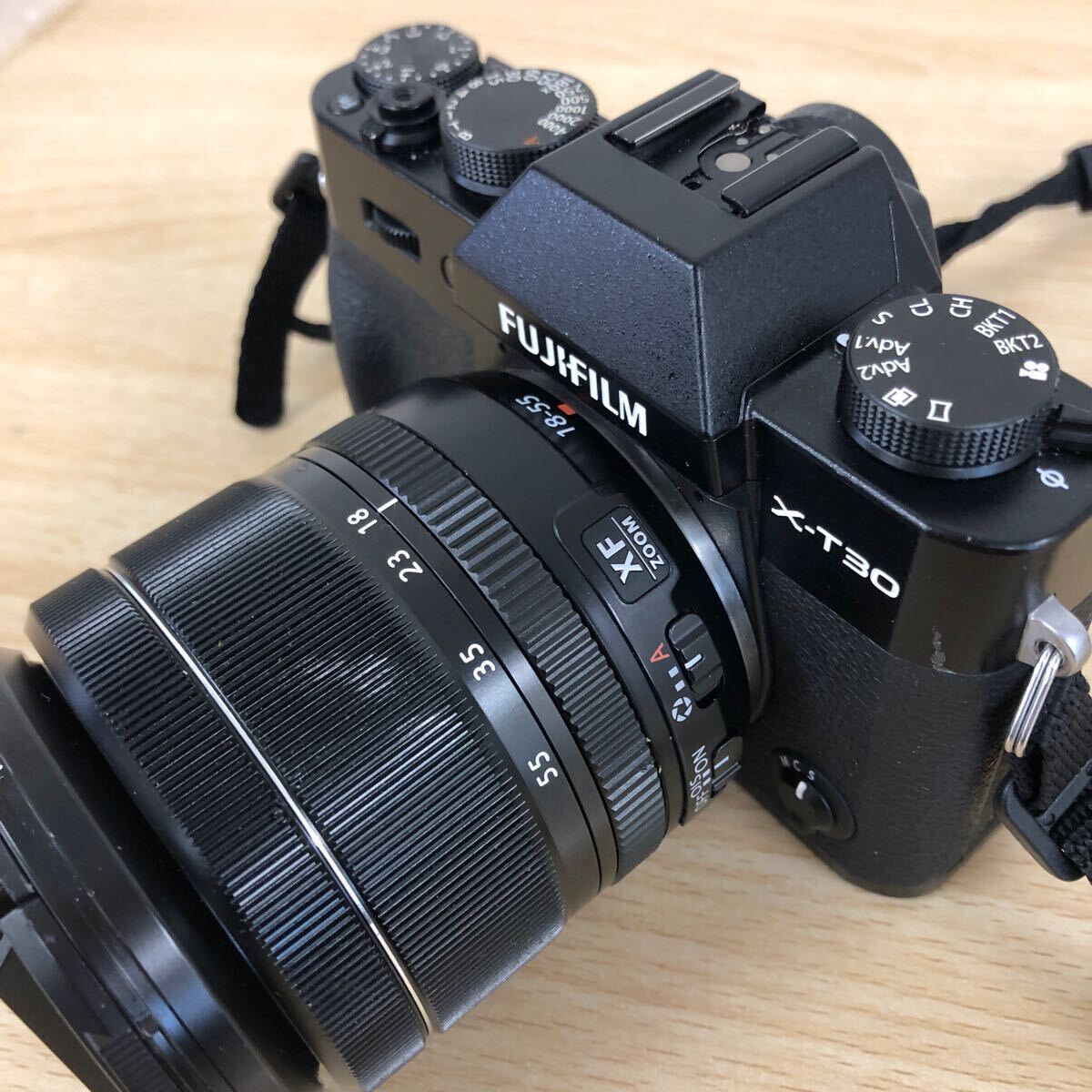 中古品 富士フィルム FUJIFILM ミラーレス一眼カメラ X-T30 レンズ SUPER EBC XF 18-55mm F2.8-4 R LM OIS 本体・カメラ関連の画像2