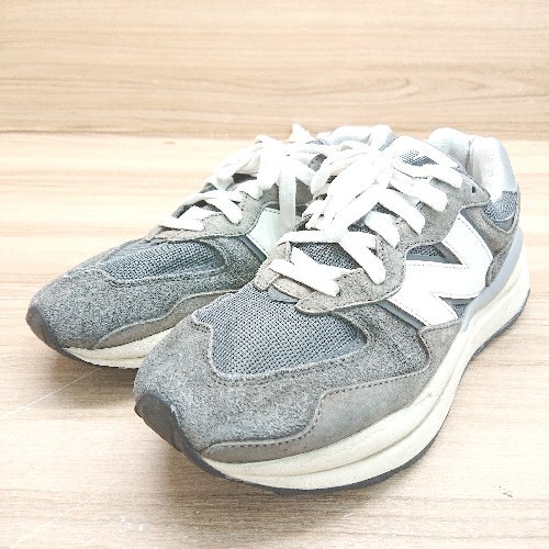 ◇ New Balance ニューバランス M5740VL1 ヴィンテージ加工 ロ－カットスニーカー サイズ26.5 グレー系 メンズ E_画像1