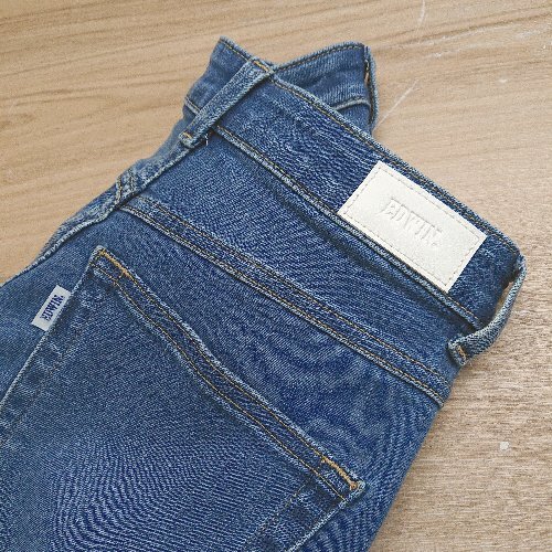 ◇ EDWIN エドウィン ストレッチ素材 ウォッシュシワ加工 ブ－ツカット風 デニムパンツ サイズS ブル－系 レディース E_画像6