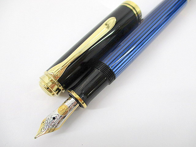 1円★ Pelikan ペリカン 万年筆 スーベレーン M600 F 14C-585 ブルー ストライプ 縞 13.4cm 筆記具 文房具 文具 箱付 美品 インク切れ 中古の画像2