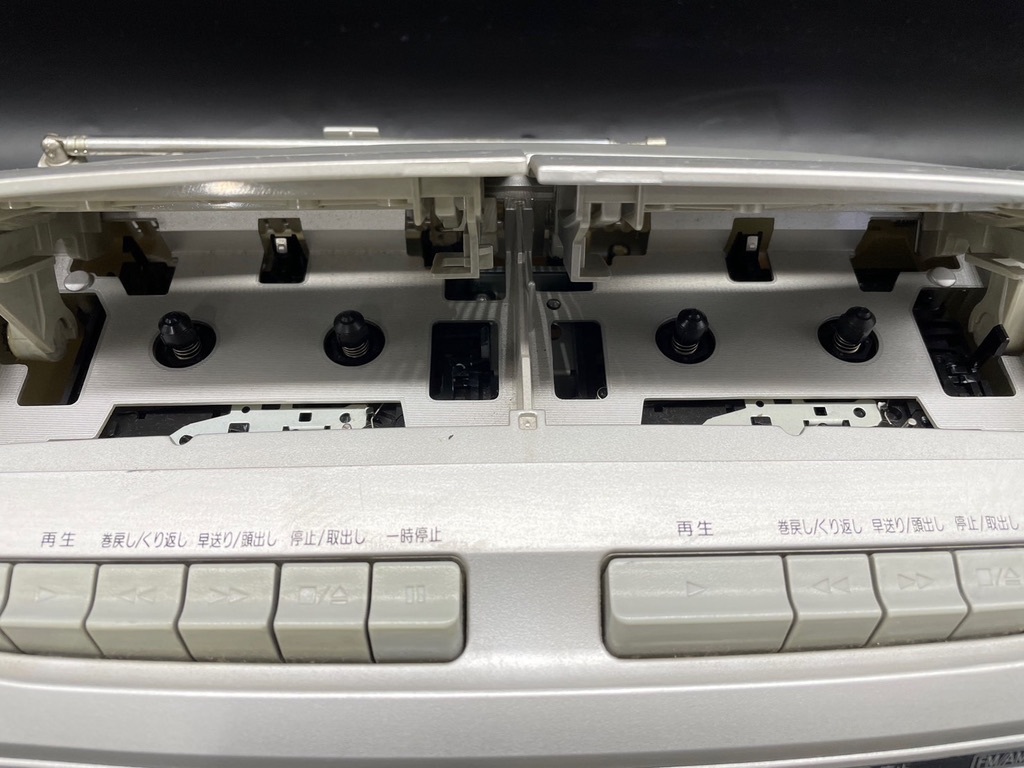 D144〔中古品〕Panasonic ラジカセ　ラジオAM/FM OK/CD・カセット再生OK RX-DT36　_画像3