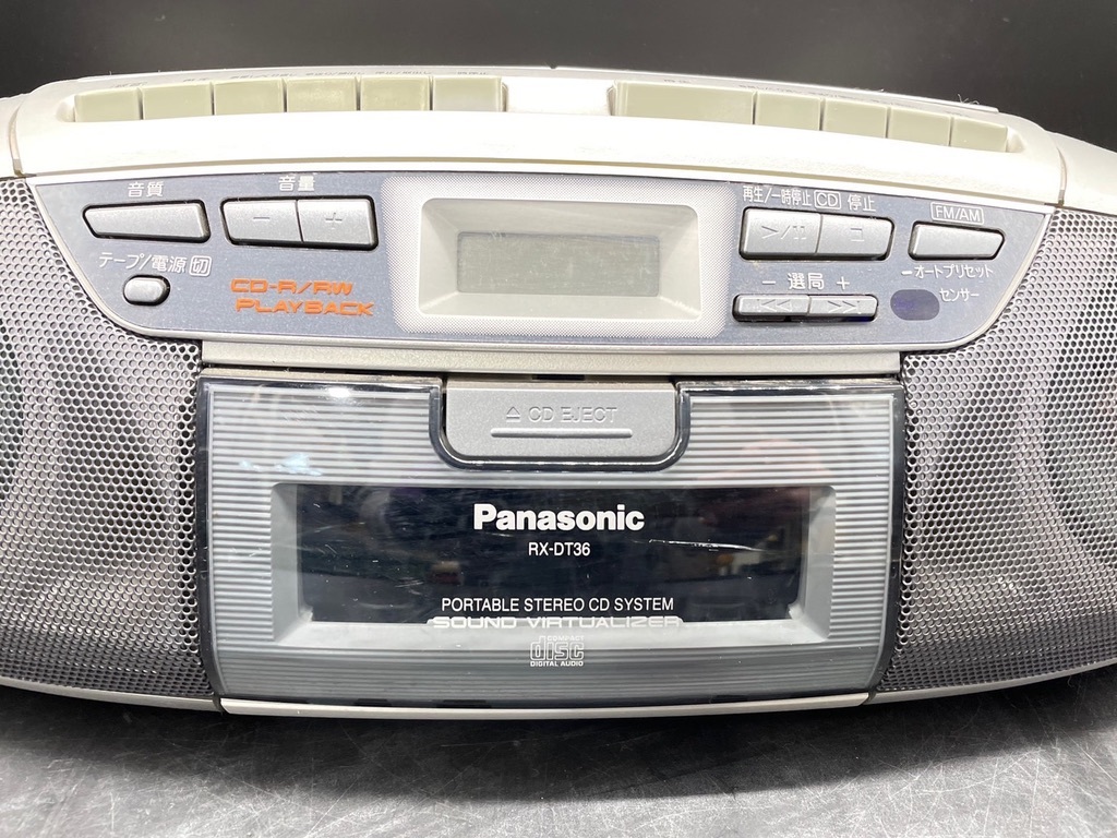 D144〔中古品〕Panasonic ラジカセ　ラジオAM/FM OK/CD・カセット再生OK RX-DT36　_画像2